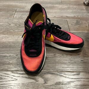 Women’s Nike tennis’s shoes, size 7, pink